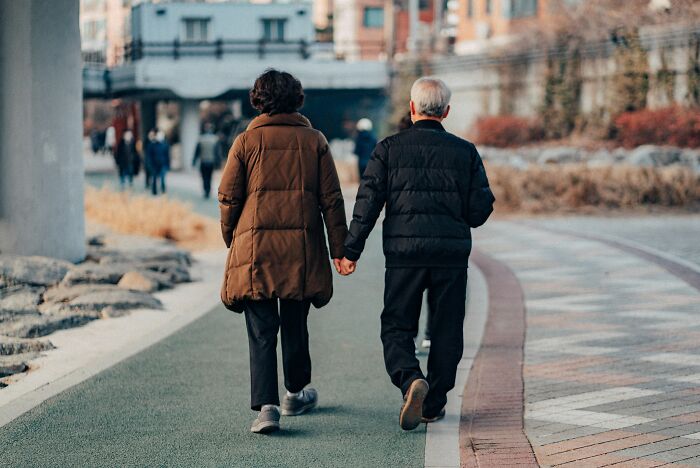 Wealth In The Details: 30 People Are Sharing Small Things That Give Away Someone Has Money