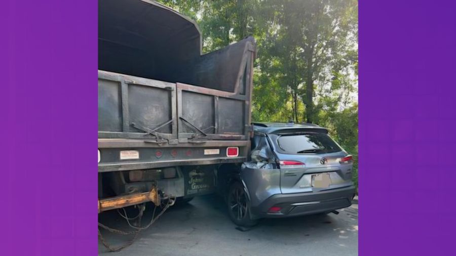 Brookeville crash causes fuel to leak from truck tank