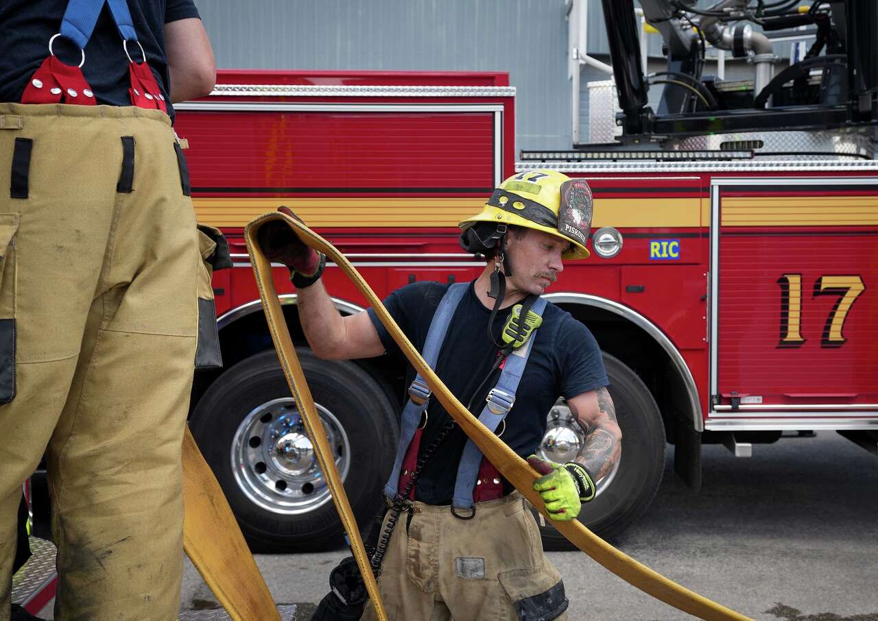 Fire breaks out in parking garage near South Congress, Embassy Suites in Austin