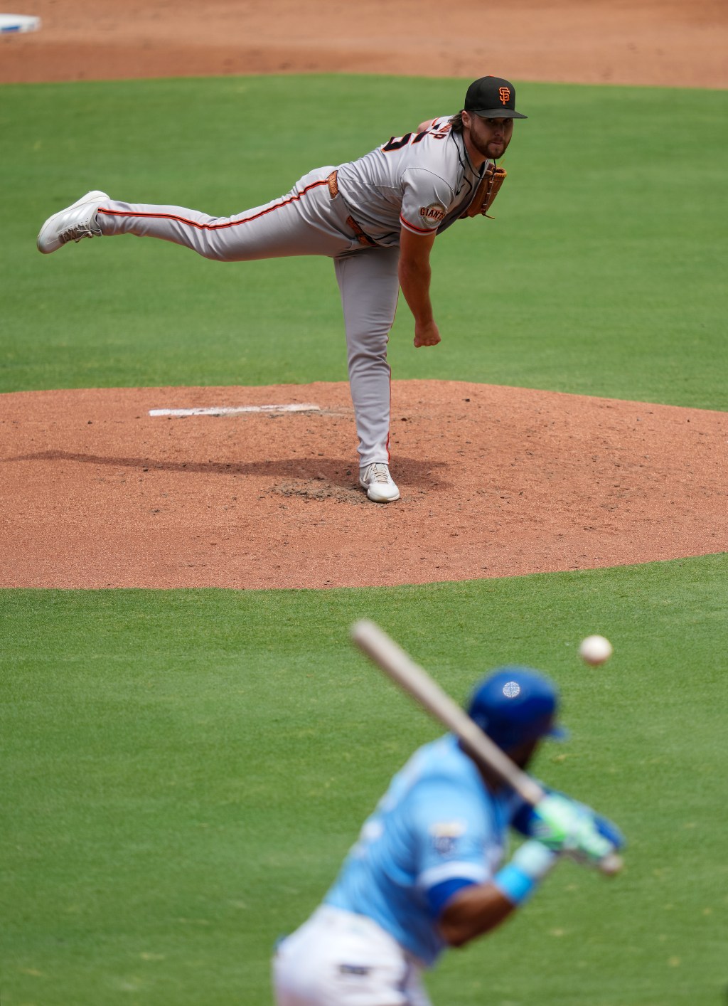 Tony Vitello ejected as Giants fall apart in fifth straight loss, swept by Royals