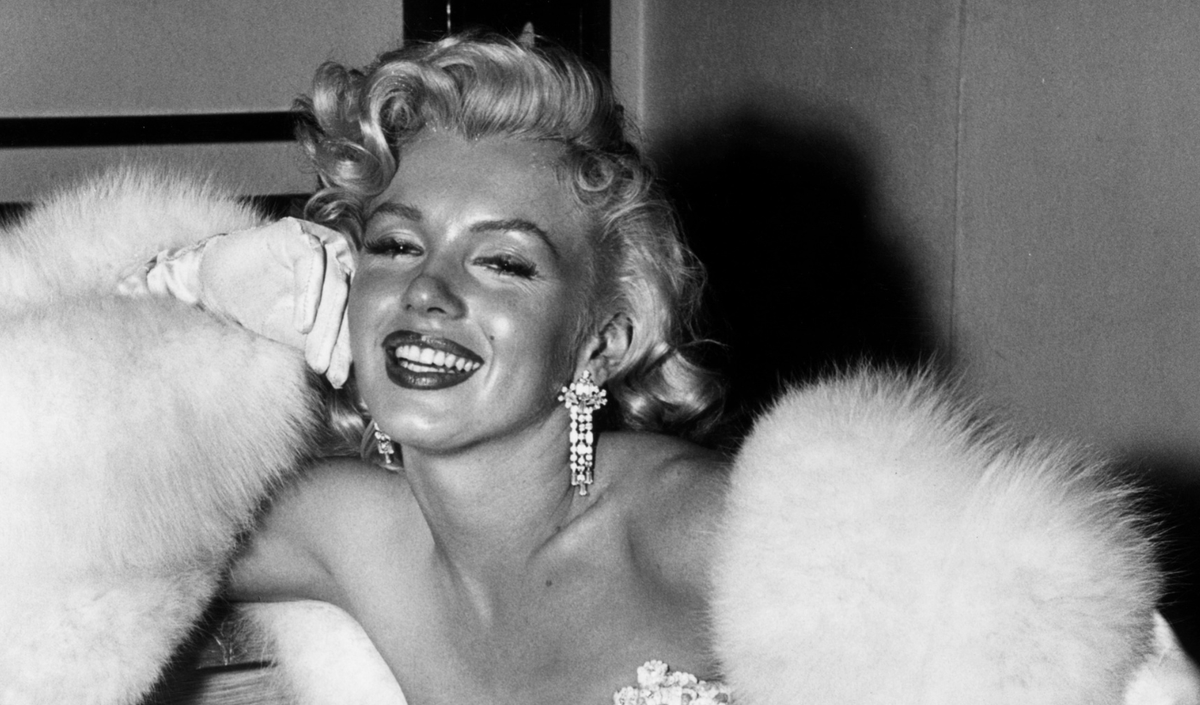Sapato de noiva inspirado em Marilyn Monroe torna-se tendência na Shopee
