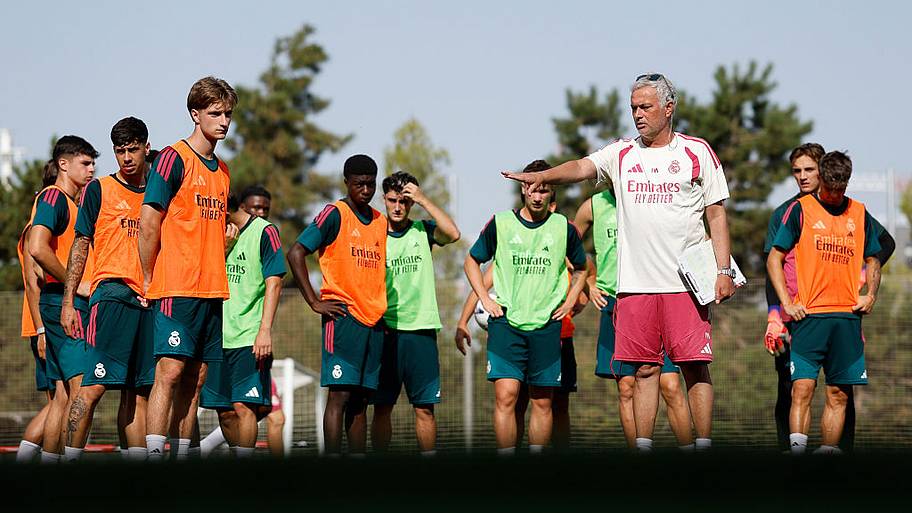 Real Madrid with manager José Mourinho in training