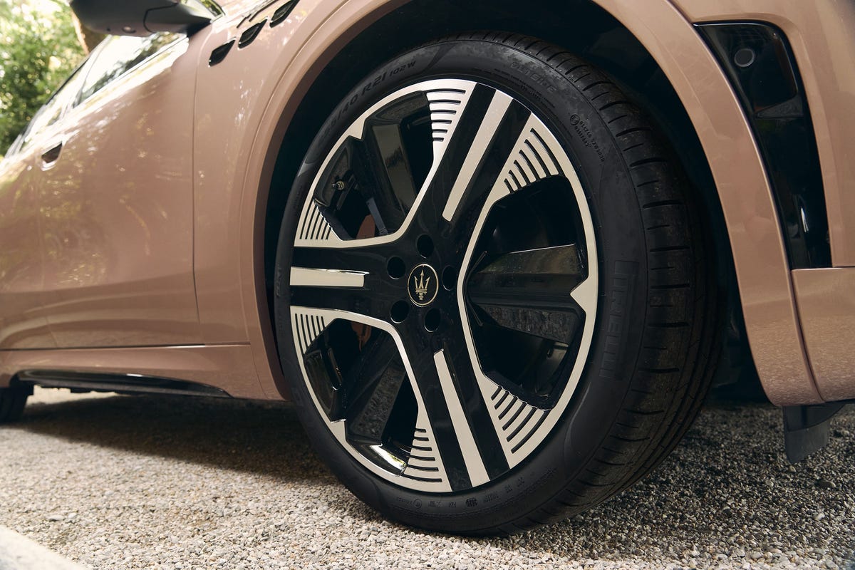 View Exterior Photos of the 2027 Maserati Grecale Folgore
