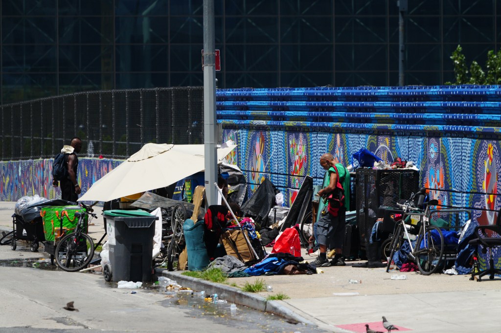 Encampment Near Intrepid Museum Continues to Grow on Manhattans West Side