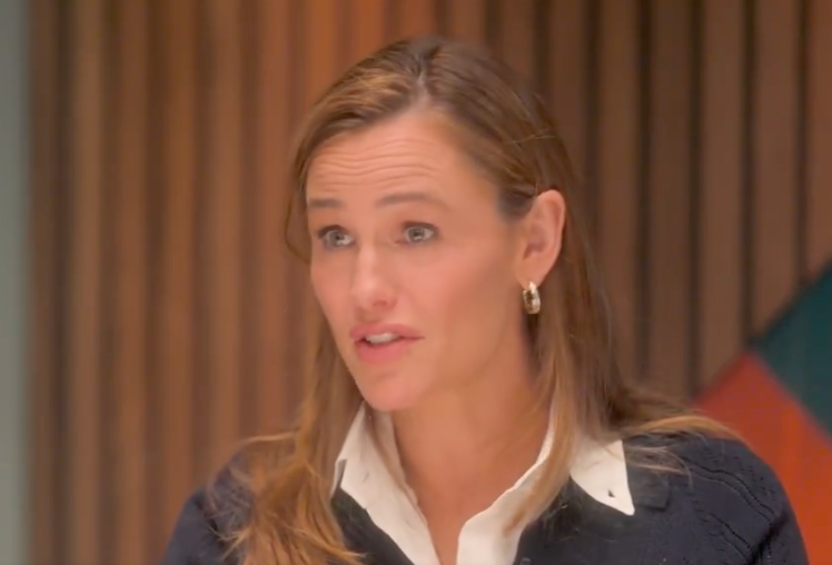 Jennifer Garner reveals the extreme 'danger' of paparazzi following her family
