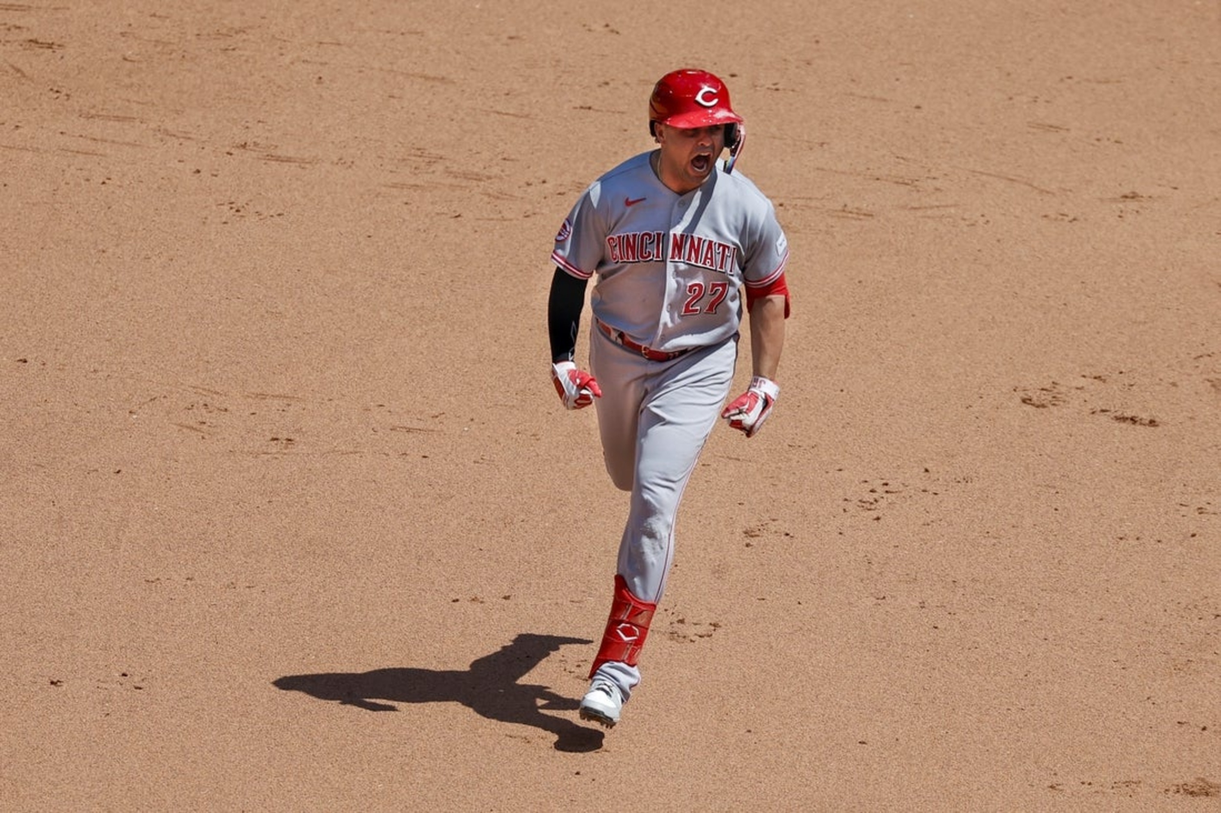 Sal Stewart's HR helps Reds defeat Mariners