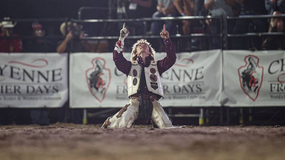 Cheyenne surge continues for Wyoming cowboy with Extreme Bulls victory