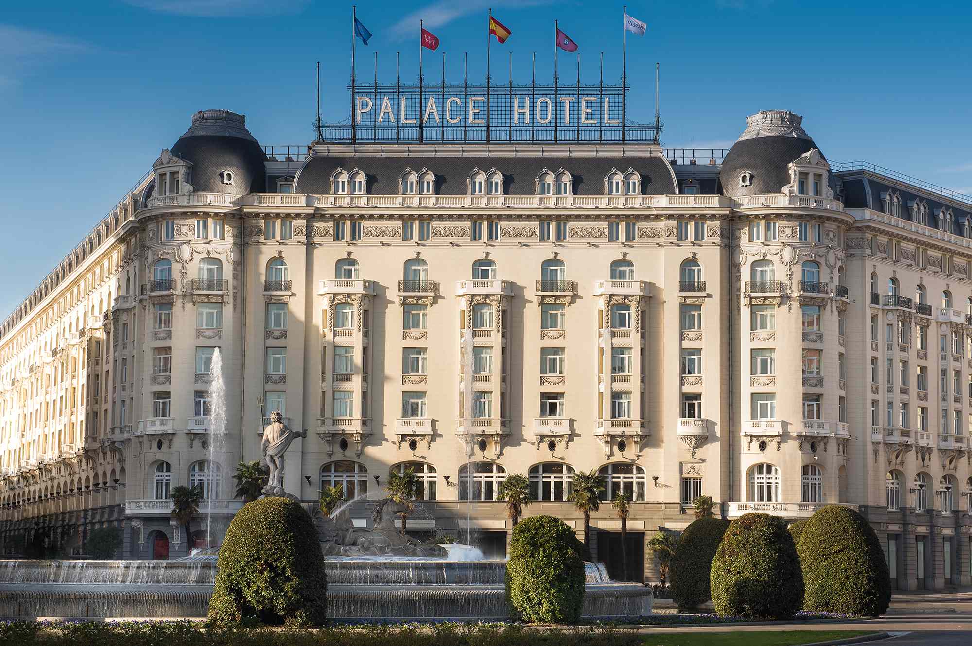 This New Madrid hotel tour takes guests inside the city’s most exclusive artisan studios and designer workshops