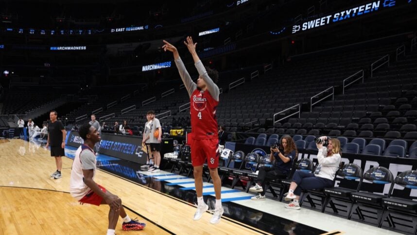Oziyah Sellers shooting before joining the Knicks