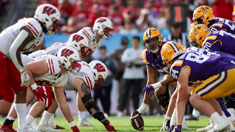 LSU lines up against Wisconsin in a 2024 game