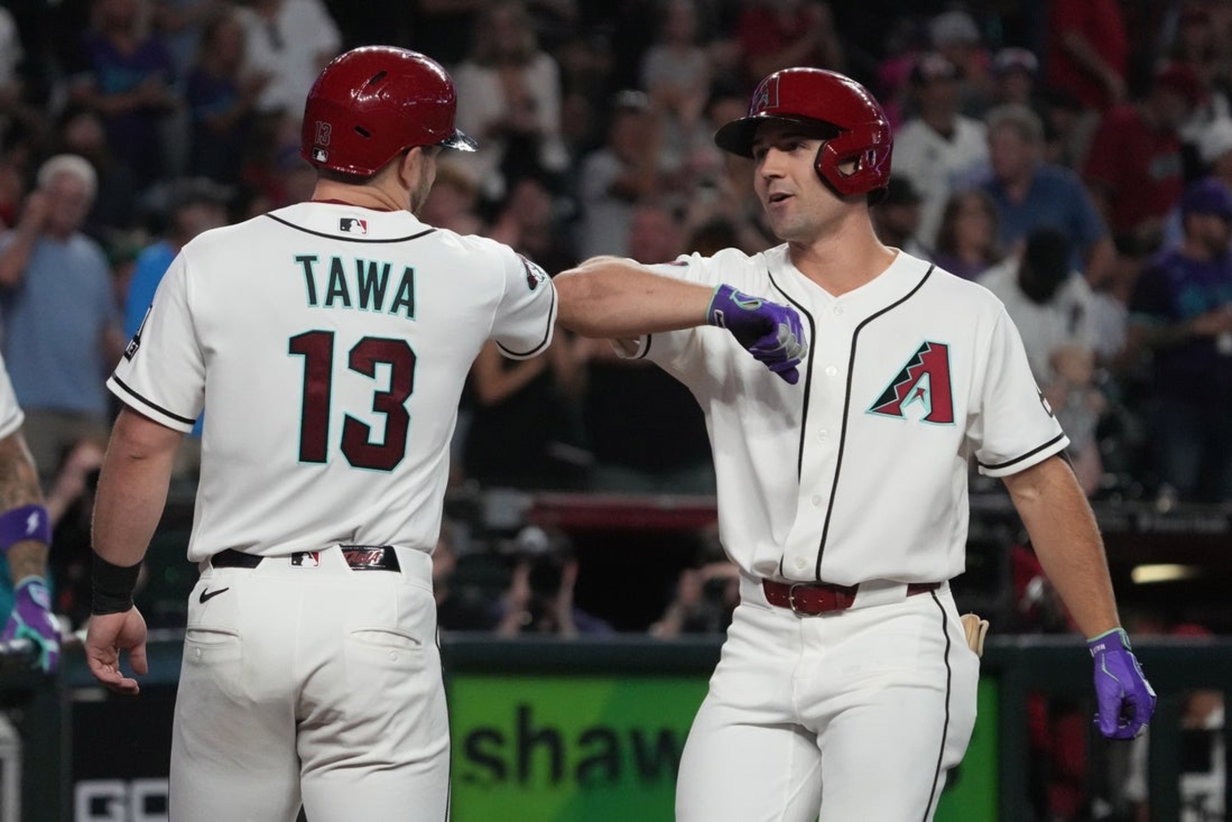 Diamondbacks smack five homers in rout of Athletics
