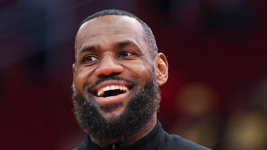 It sure seems like LeBron will end up doing Lakers another favor