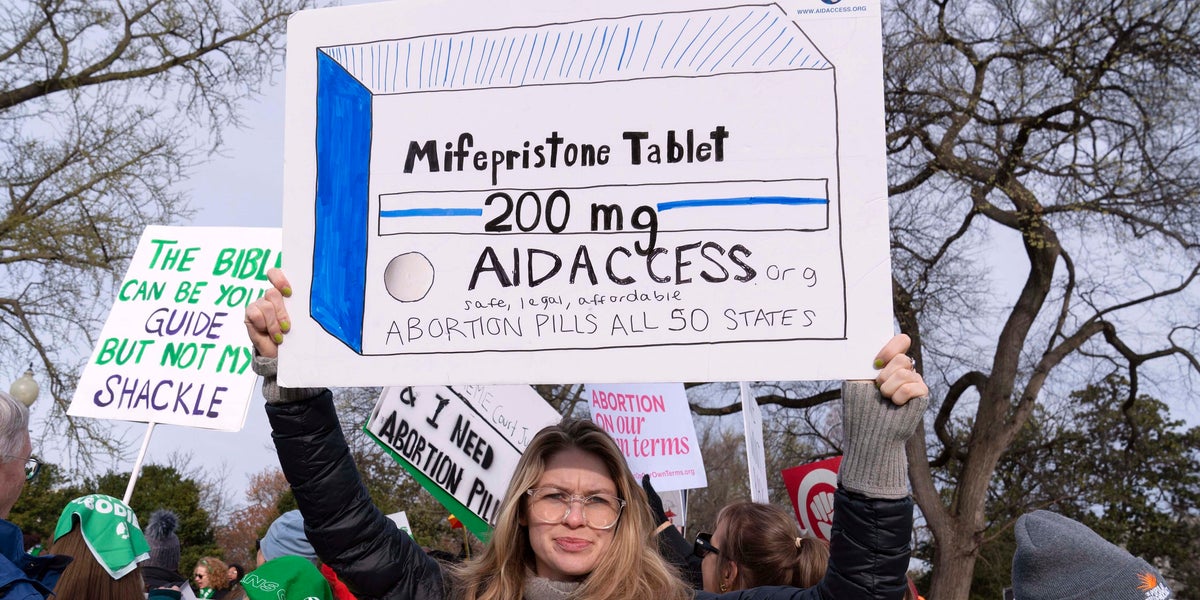 Over 400 legislators warn of ‘immediate and serious harms’ of banning abortion pills by mail