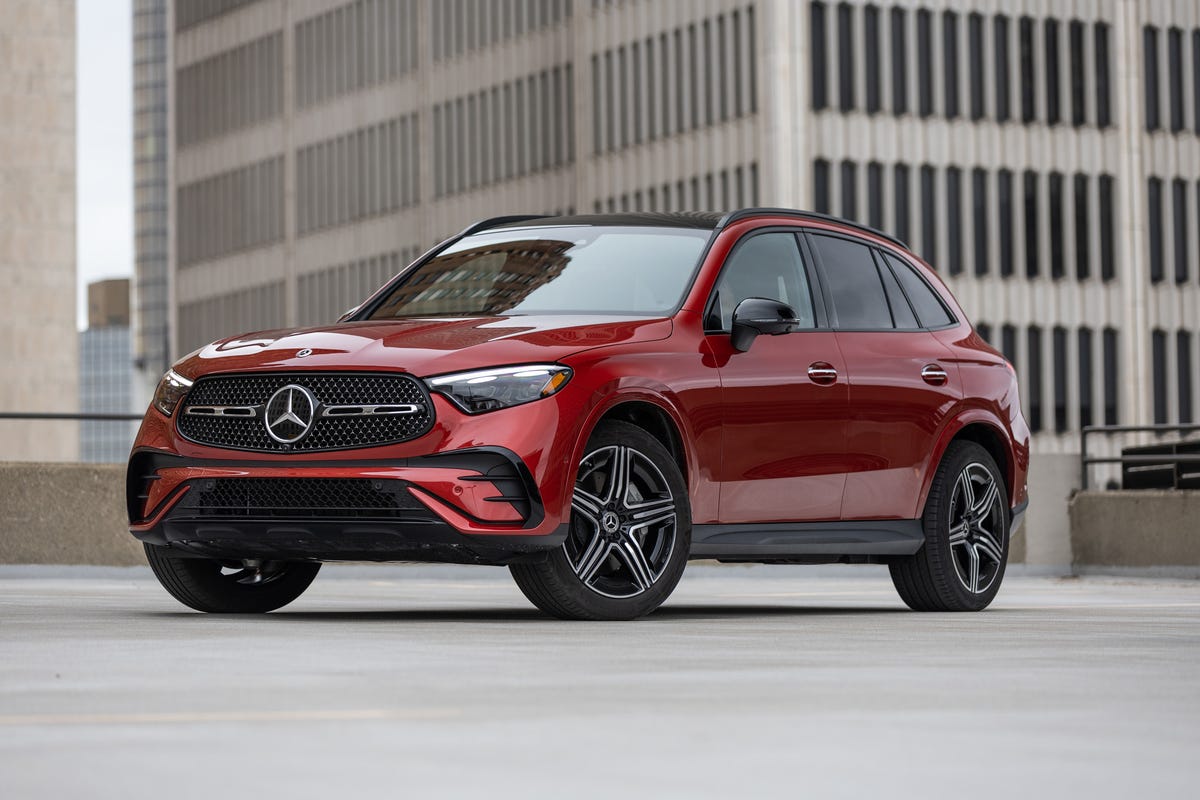 2023-mercedes-benz-glc-300103.jpg