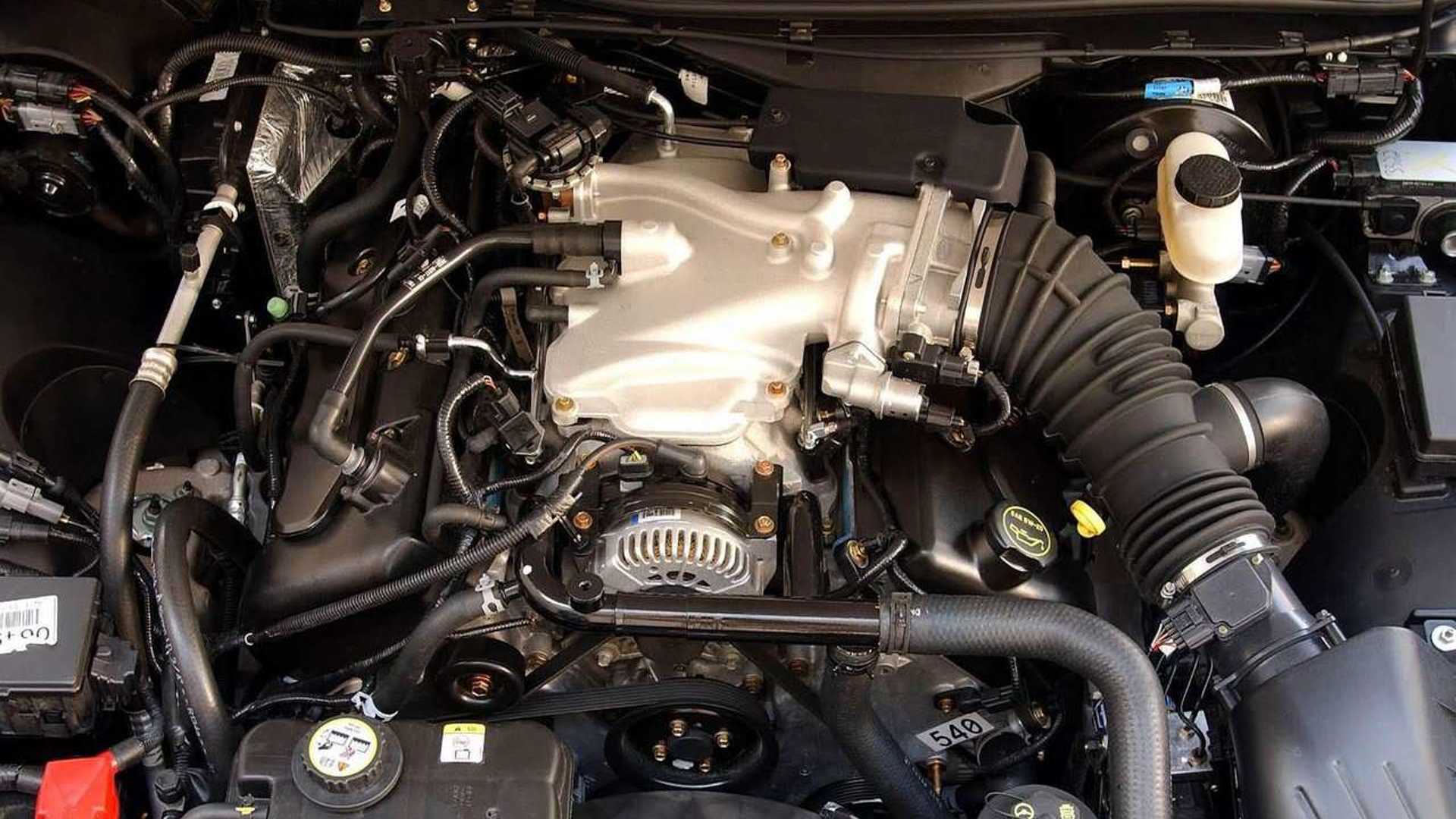 2003 Mercury Marauder engine bay overhead