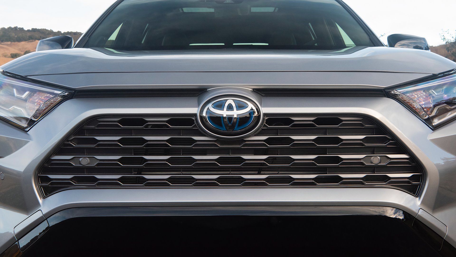 The hybrid SUV that makes high mileage feel like a non-issue