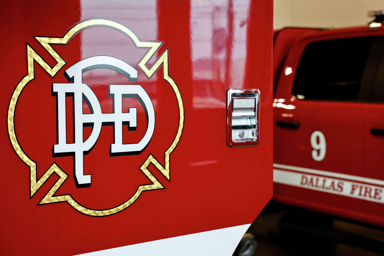 Gas line hit outside Uptown Dallas apartment complex