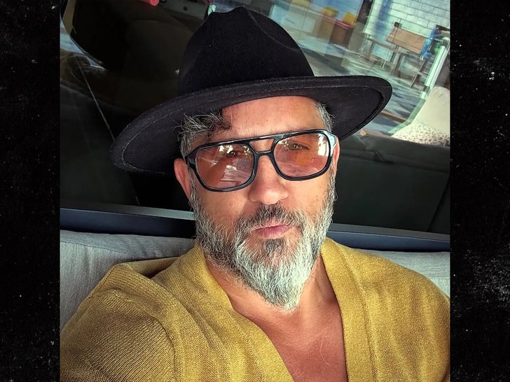 Israeli-American reality TV star plunges to death from 28th floor of Miami hotel
