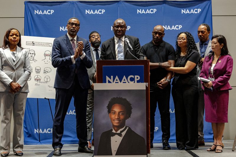 Private autopsy raises questions about death Mississippi college football player