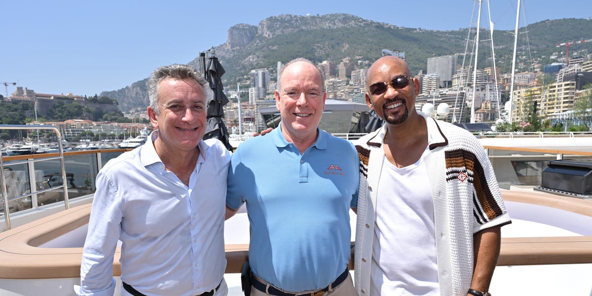 Will Smith debuted a shaved head at the Monaco E1 Grand Prix with ...