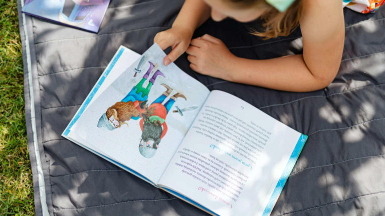 Children who love reading often have parents who do these 6 simple things