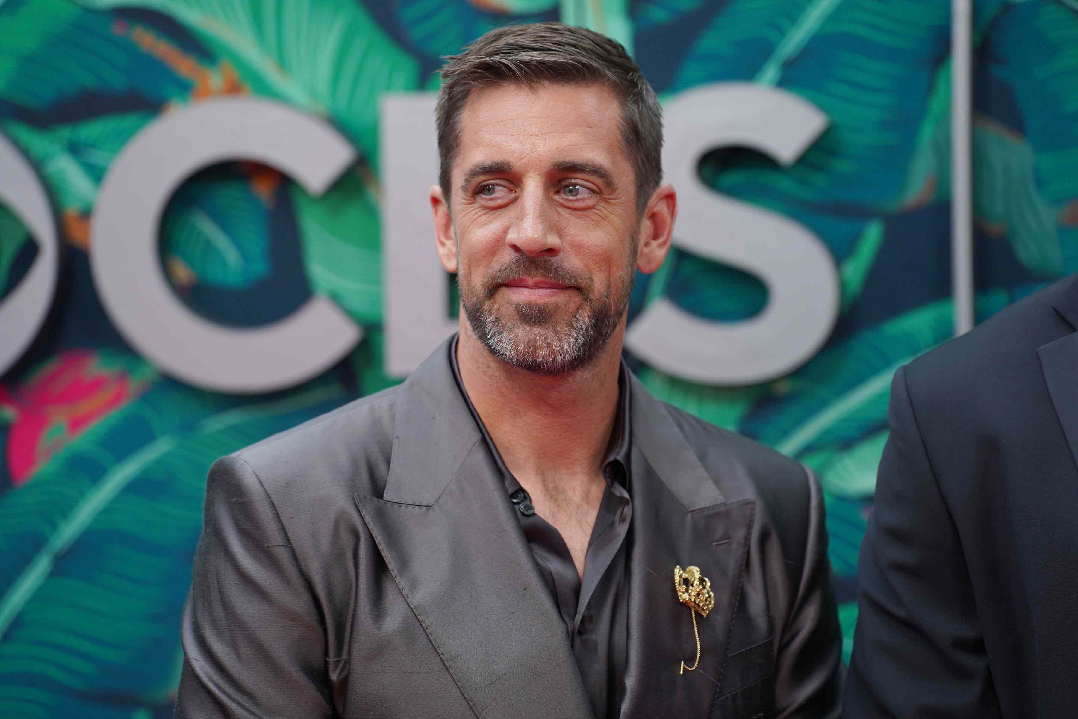 Aaron Rodgers embraces estranged parents and brother in rare photos after decade-long feud