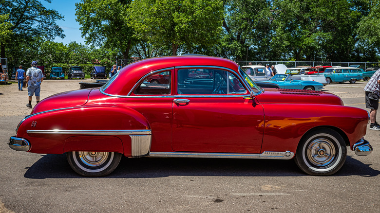 Why Some Car Experts Believe The Oldmobile 88 Is One Of The First Muscle Cars Ever Made