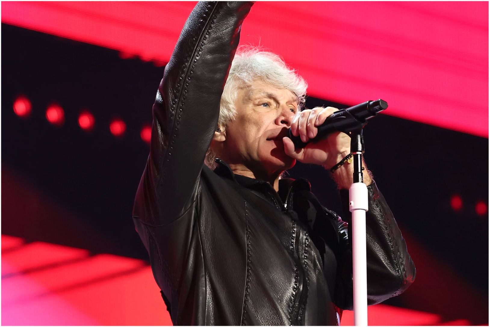 Bon Jovi brings back a pair of vintage rockers at seventh MSG show