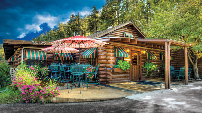 Exterior and patio of Powder House Lodge and Restaurant