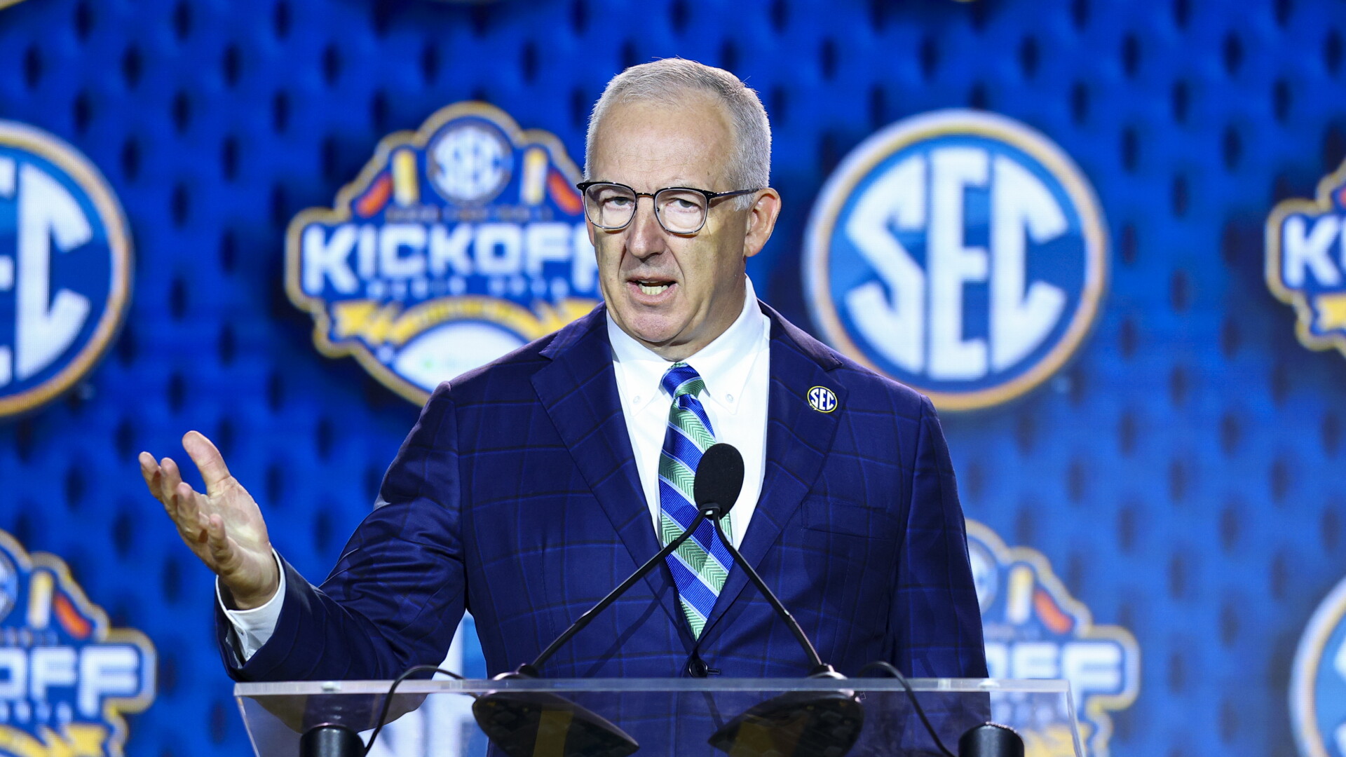 SEC’s move to 9-game conference schedules pauses some rivalries and awakens others
