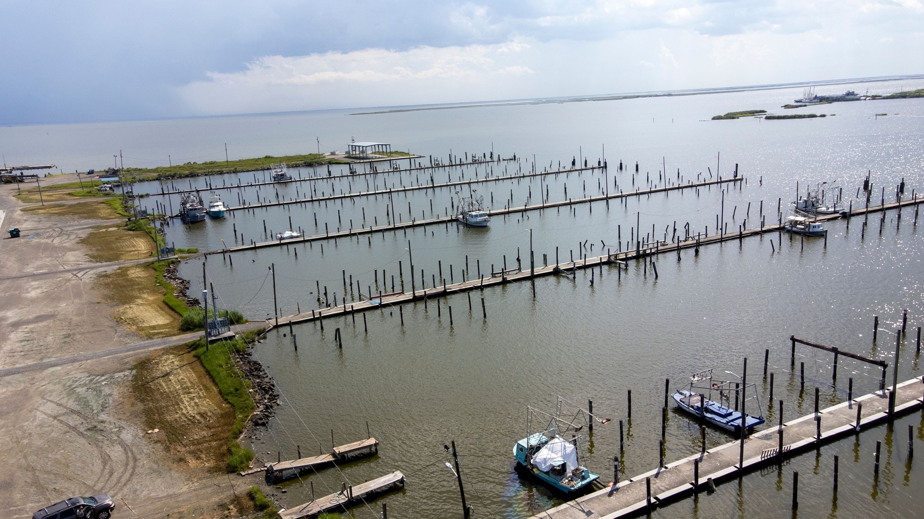 Tropical Storm Bertha losing steam, but remains a threat to the Gulf Coast
