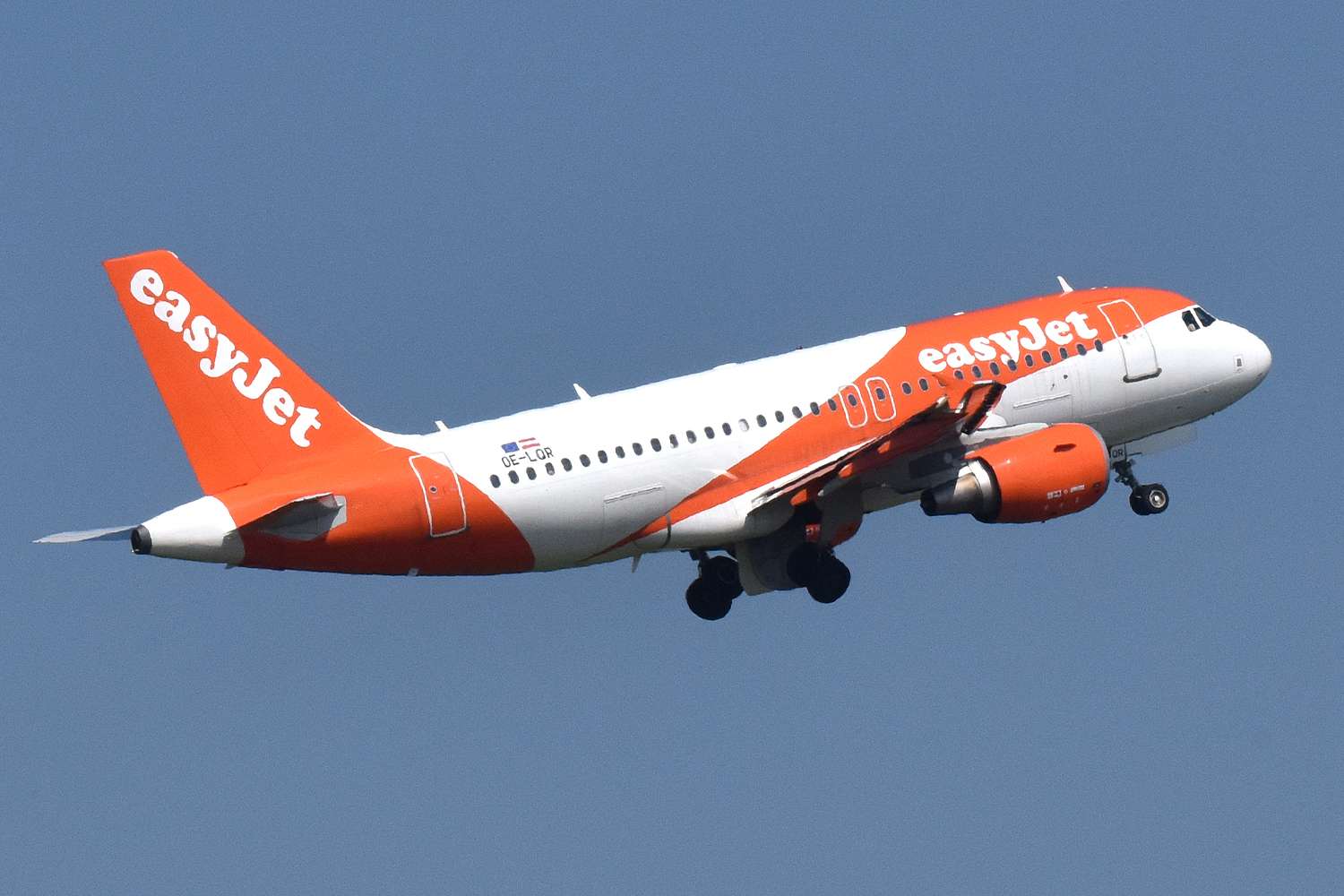 Midair brawl involving 10 passengers forces plane to turn back to airport 30 minutes after takeoff