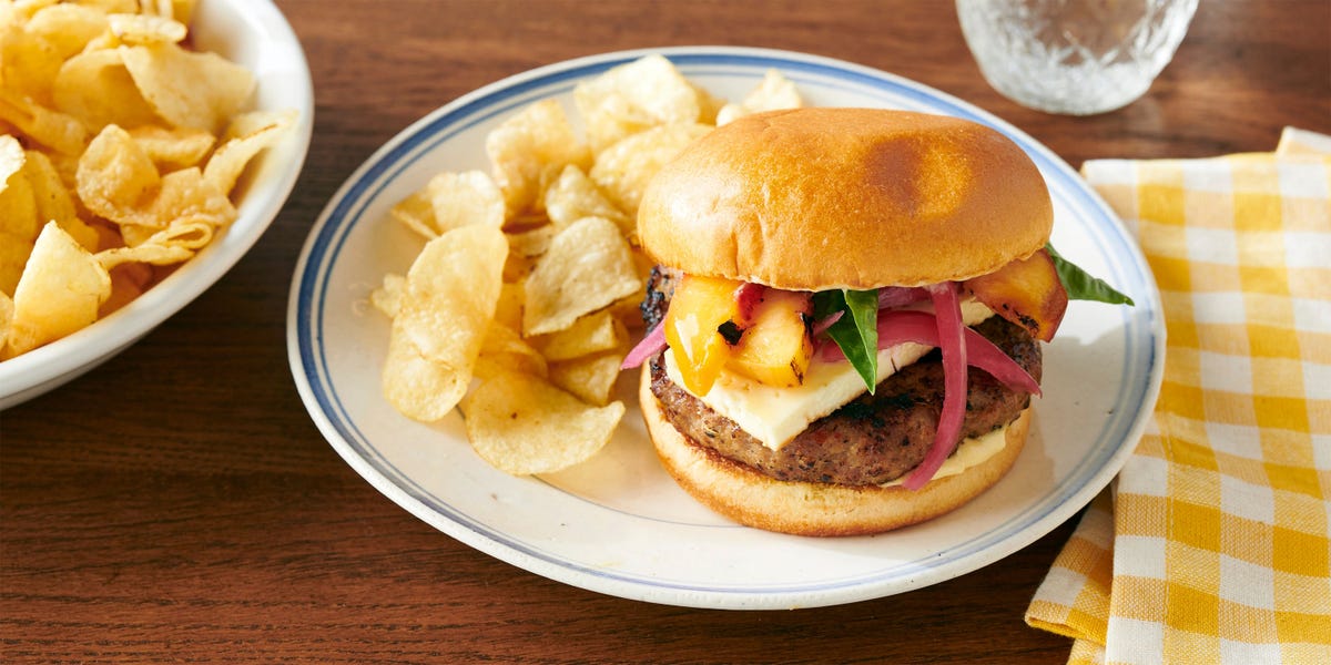 These 14 juicy burgers are so good, you won’t miss the beef
