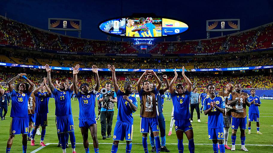 players waving
