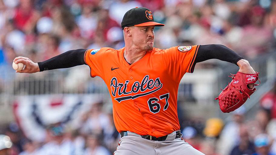 Baltimore Orioles relief pitcher Scott Blewett
