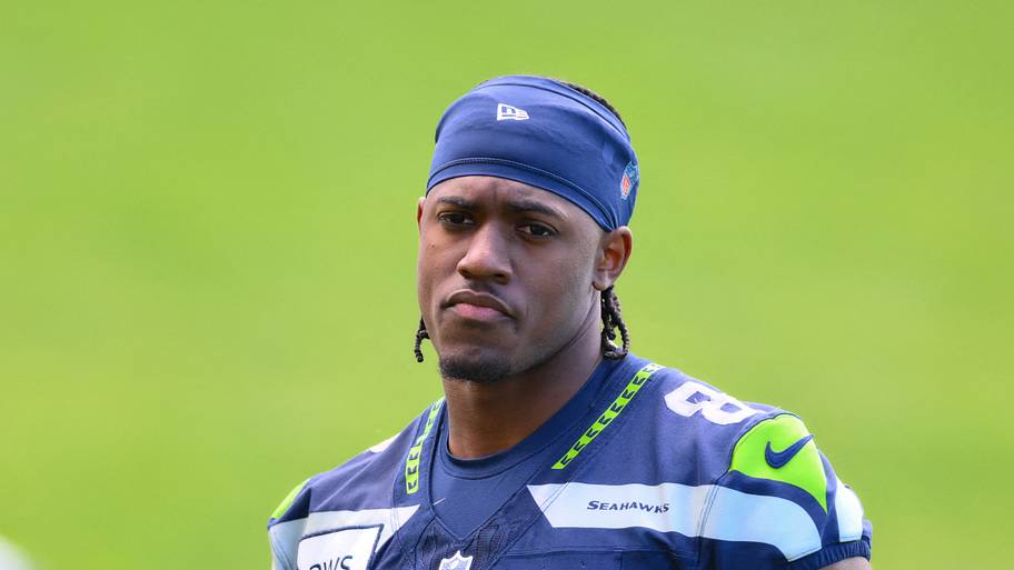 Jadarian Price during Seattle mini camp
