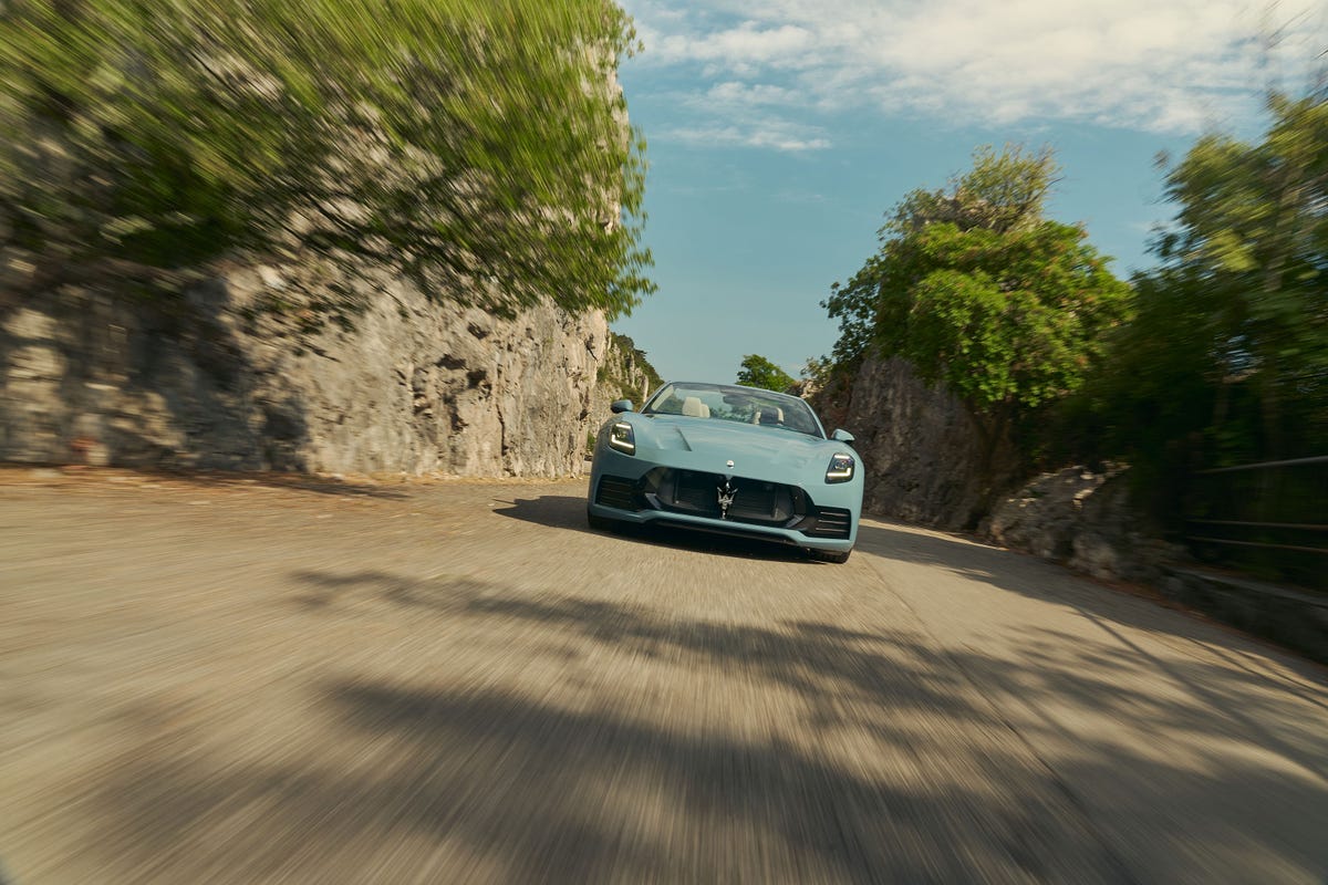 View Exterior Photos of the 2027 Maserati GranCabrio Folgore