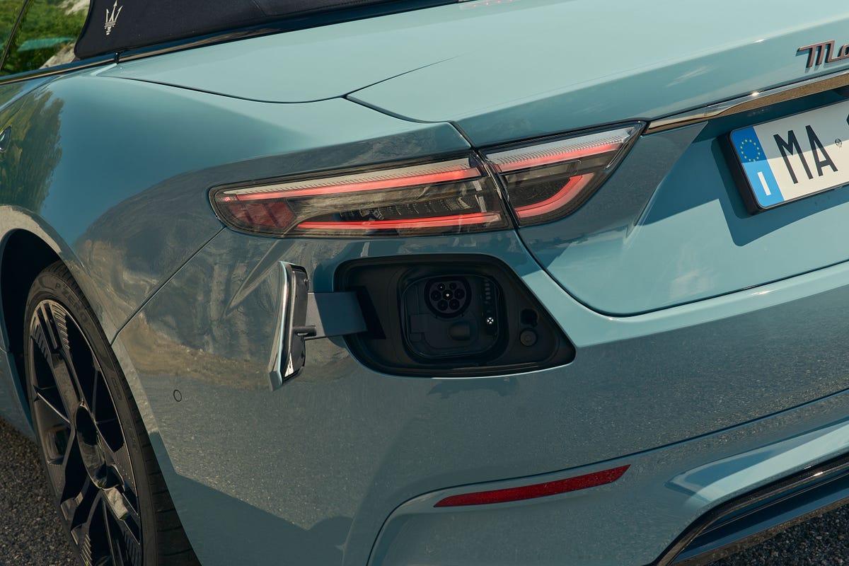View Exterior Photos of the 2027 Maserati GranCabrio Folgore