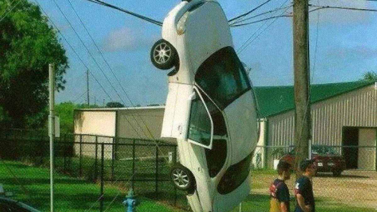 47 driving mishaps that left everyone wondering how the car got there