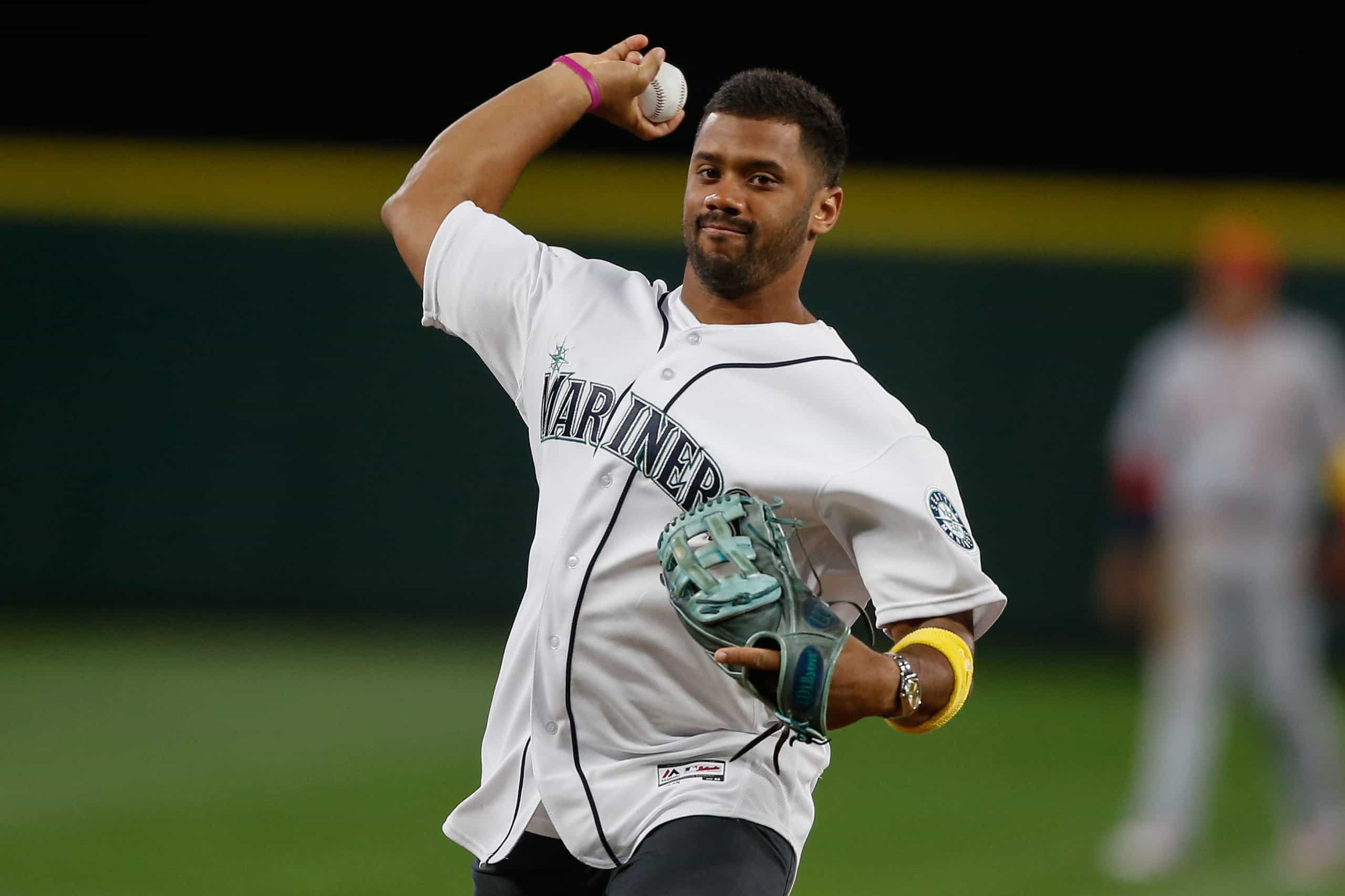 19 Celebrity First Pitches That Were Perfect or Painfully Bad