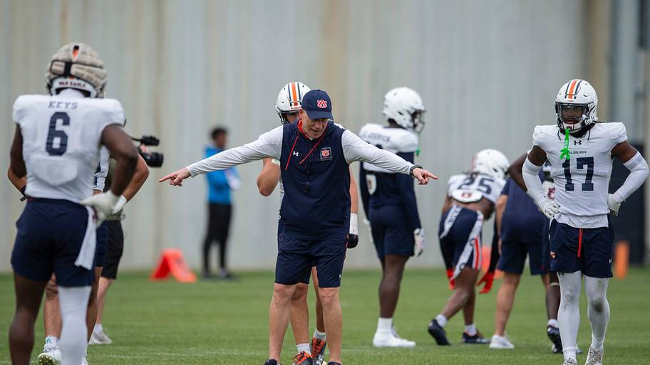 He's the heartbeat of our defense: Champ Anthony talks Auburn DC DJ Durkin