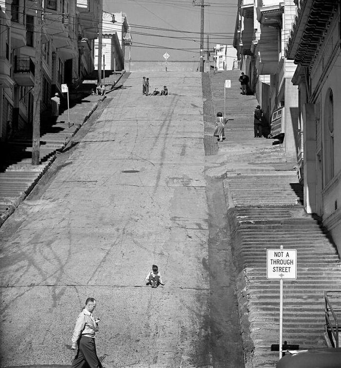 Snapshots Of Another Time: 44 Important Historical Images With More To Say