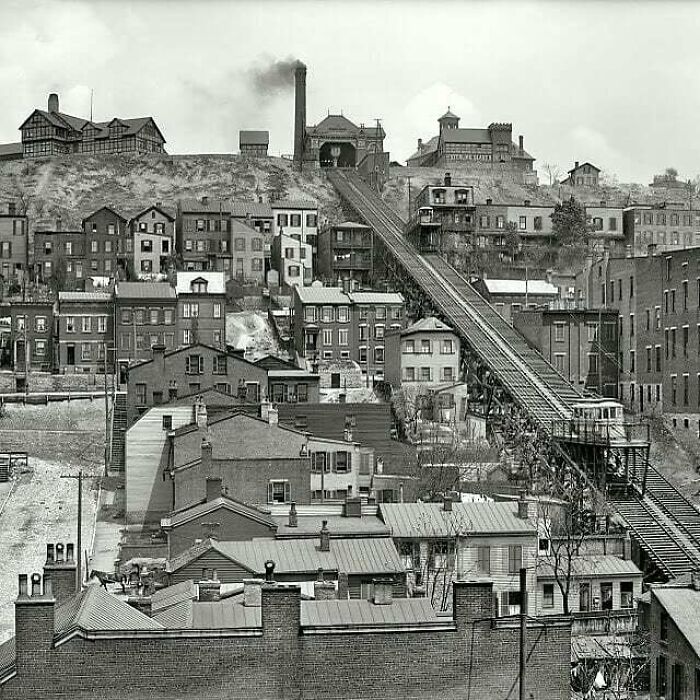 Snapshots Of Another Time: 44 Important Historical Images With More To Say