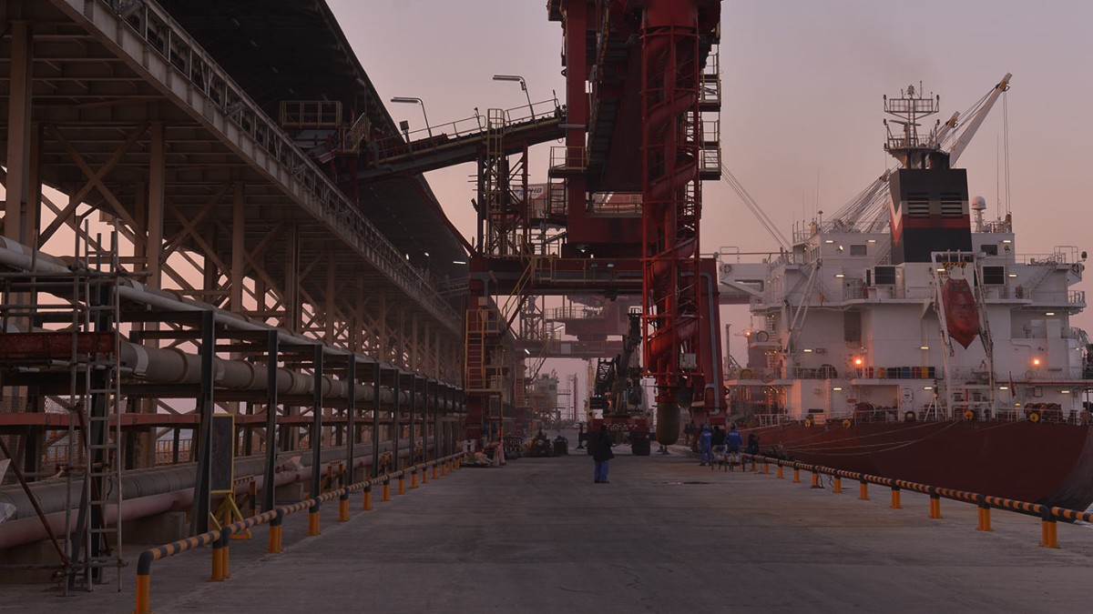 US oil, product inventories see builds across the board