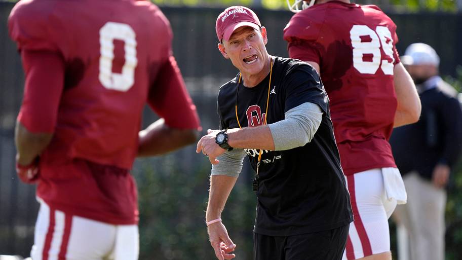Brent Venables makes a middle-of-the-road Oklahoma offense enough to be a title contender