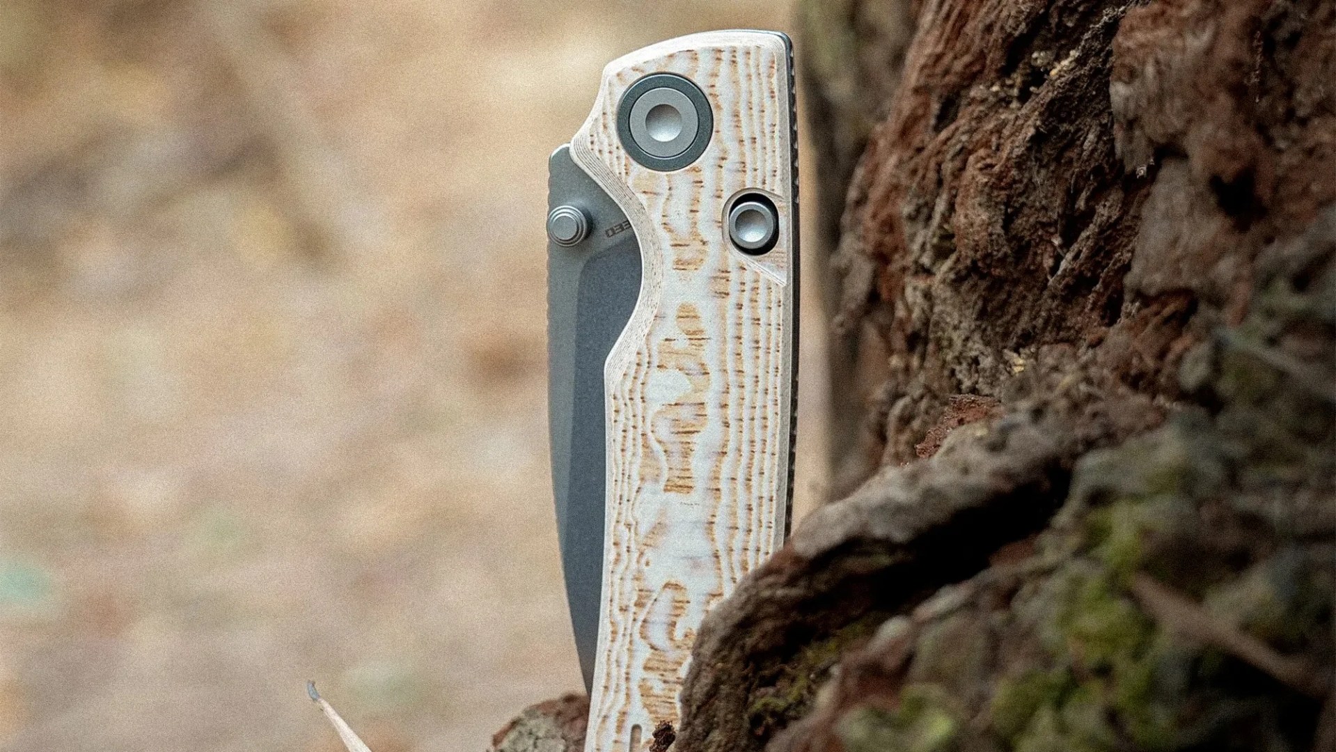 Vosteed quietly slashes the price of one of its best all-around EDC knives