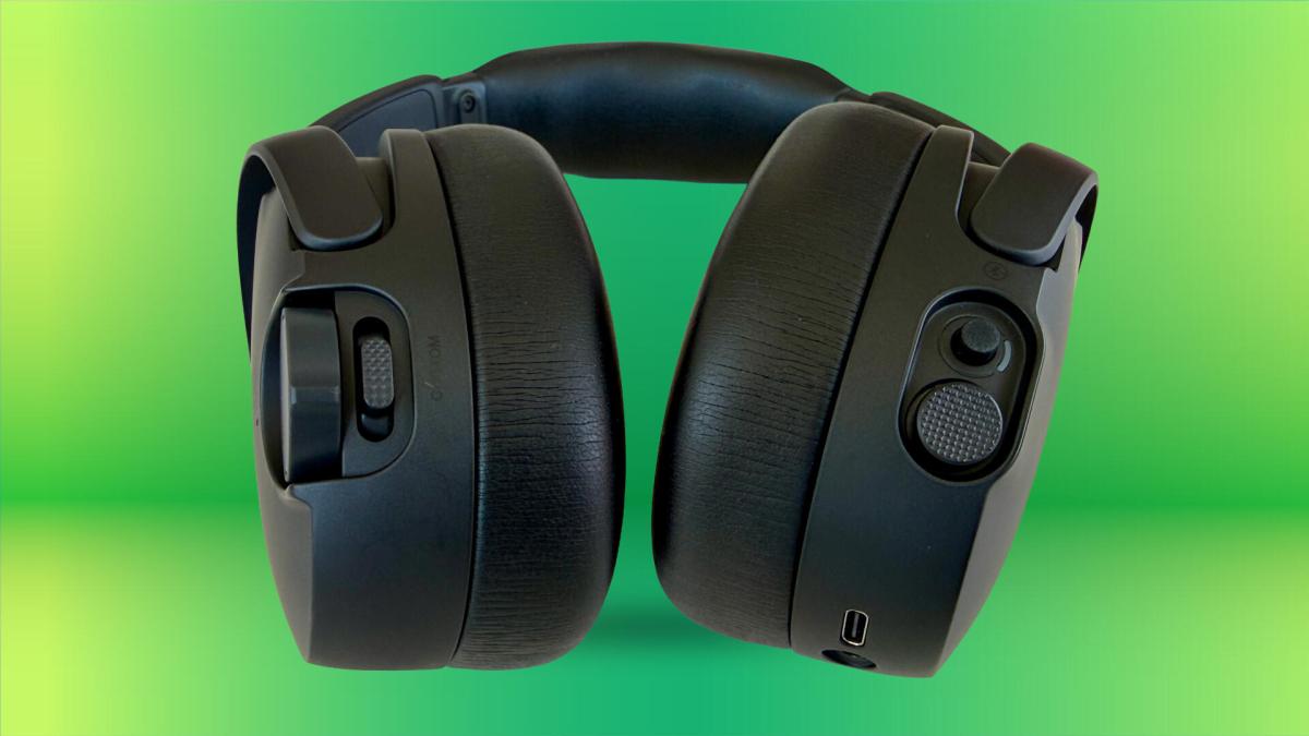 skullcandy-crusher-1080-anc-green-background1
