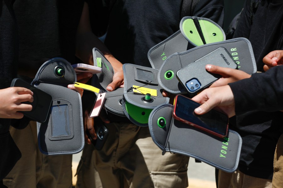 OUSD bans cell phones during school hours