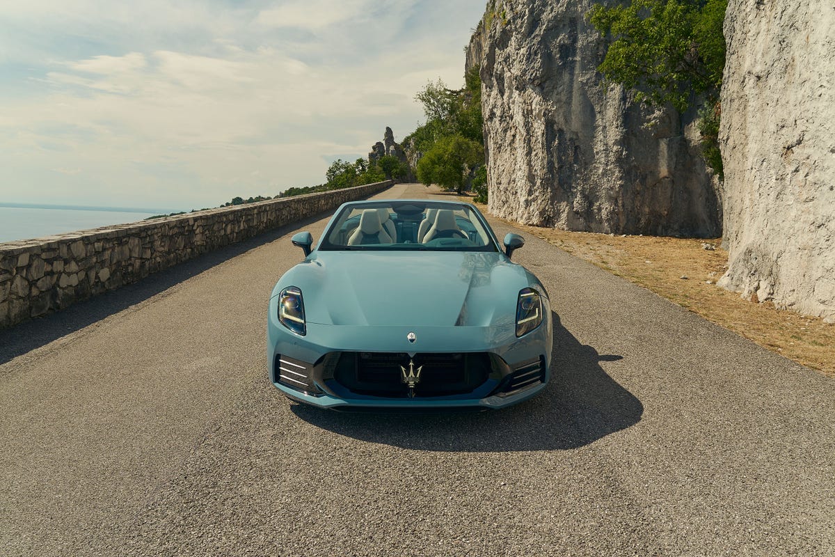 View Exterior Photos of the 2027 Maserati GranCabrio Folgore