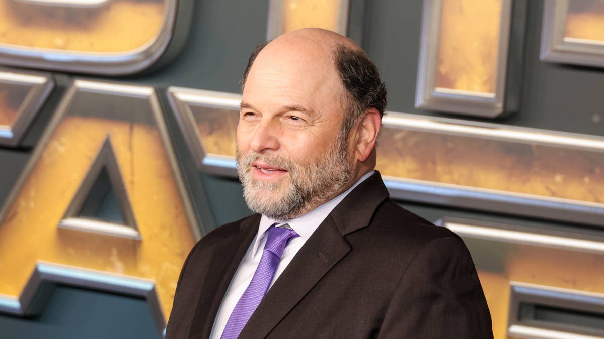 Jason Alexander apologizes to Courtney Stodden for inappropriate 2012 sketch